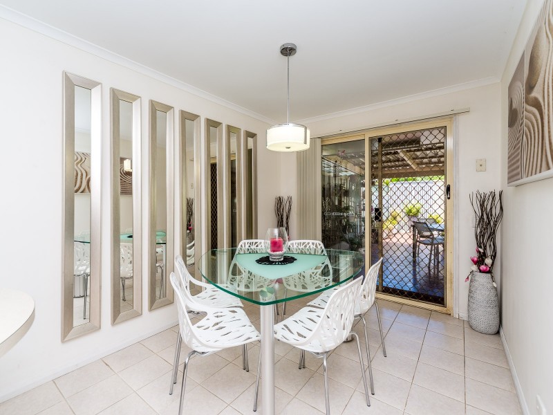 1/6 Illusion Court, Oxenford QLD 4210