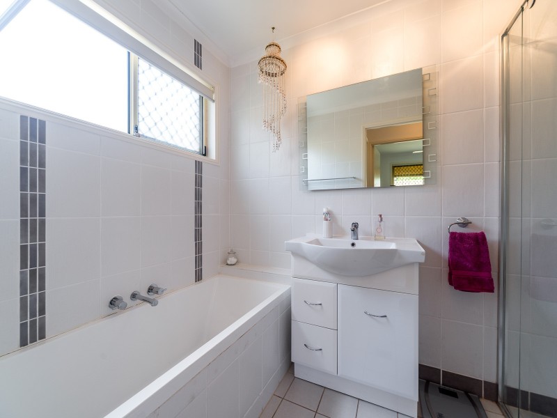 1/6 Illusion Court, Oxenford QLD 4210