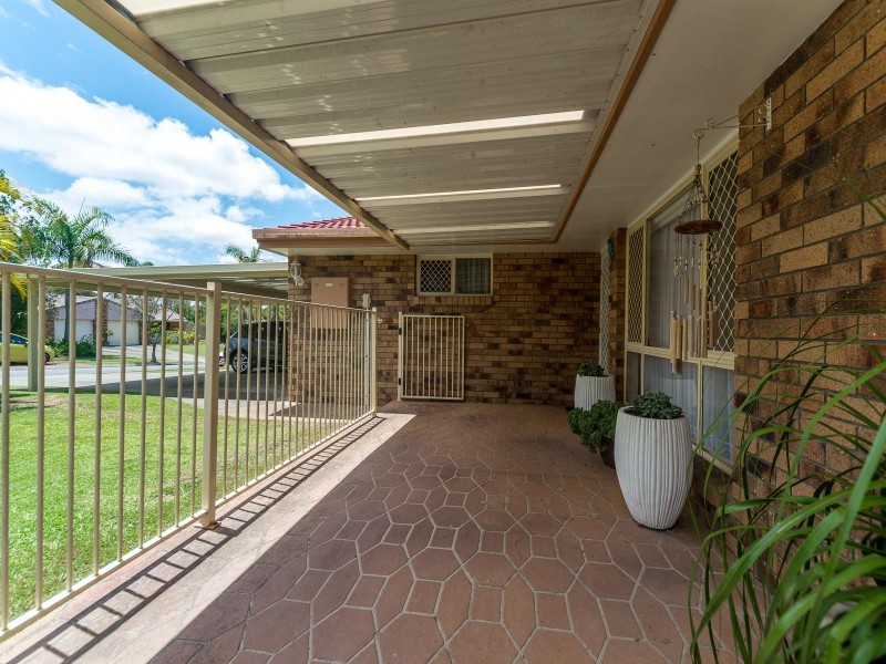 1/6 Illusion Court, Oxenford QLD 4210