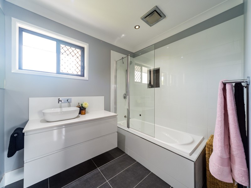1 Mulkarra Street, Biggera Waters QLD 4216