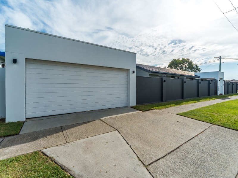 1 Mulkarra Street, Biggera Waters QLD 4216
