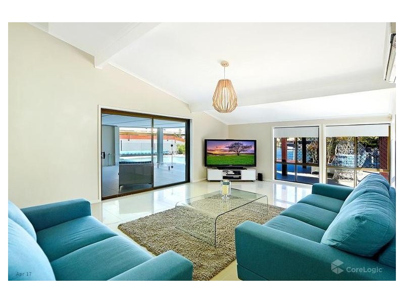 112 Pebble Beach Drive, Runaway Bay QLD 4216