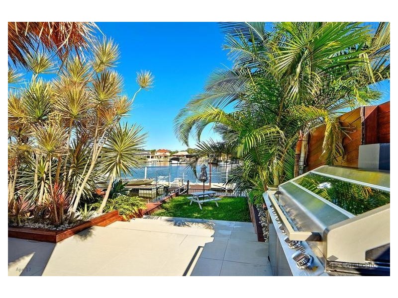 112 Pebble Beach Drive, Runaway Bay QLD 4216