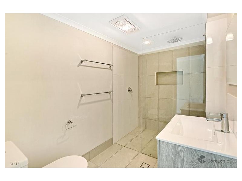 112 Pebble Beach Drive, Runaway Bay QLD 4216