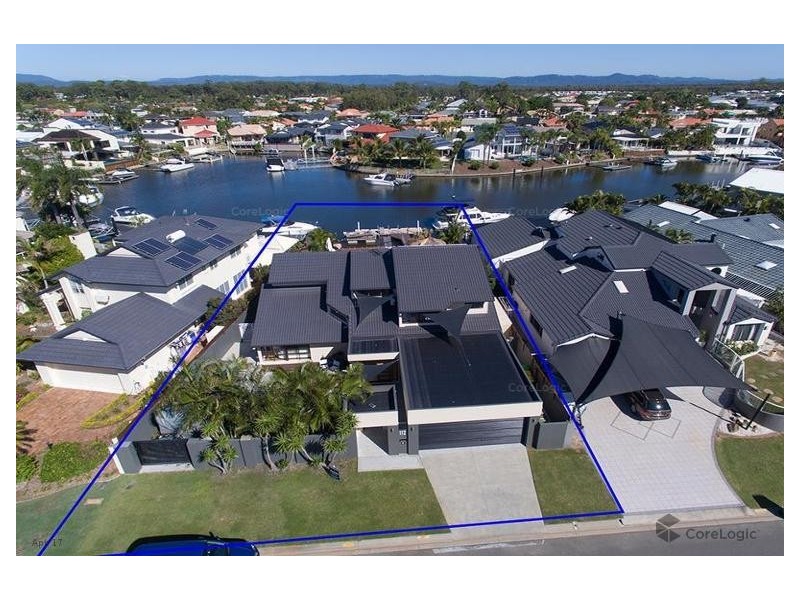 112 Pebble Beach Drive, Runaway Bay QLD 4216