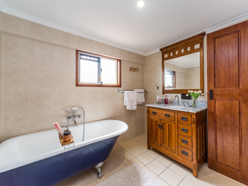 112 Sheehan Avenue, Hope Island QLD 4212