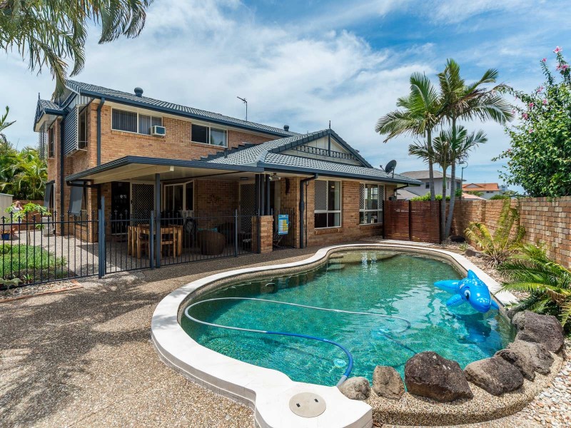 3 Greenwich Court, Runaway Bay QLD 4216