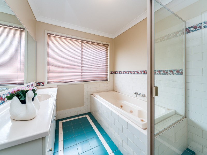 3 Greenwich Court, Runaway Bay QLD 4216