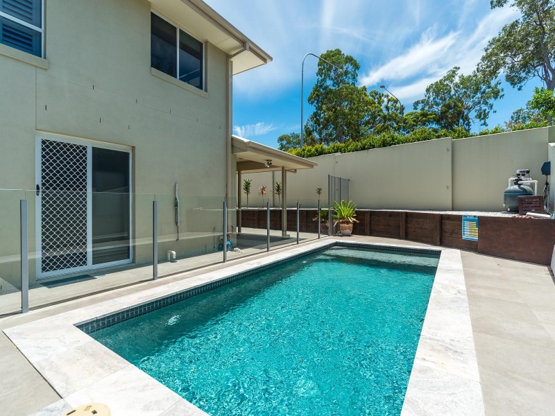 92 Compass Drive, Biggera Waters QLD 4216