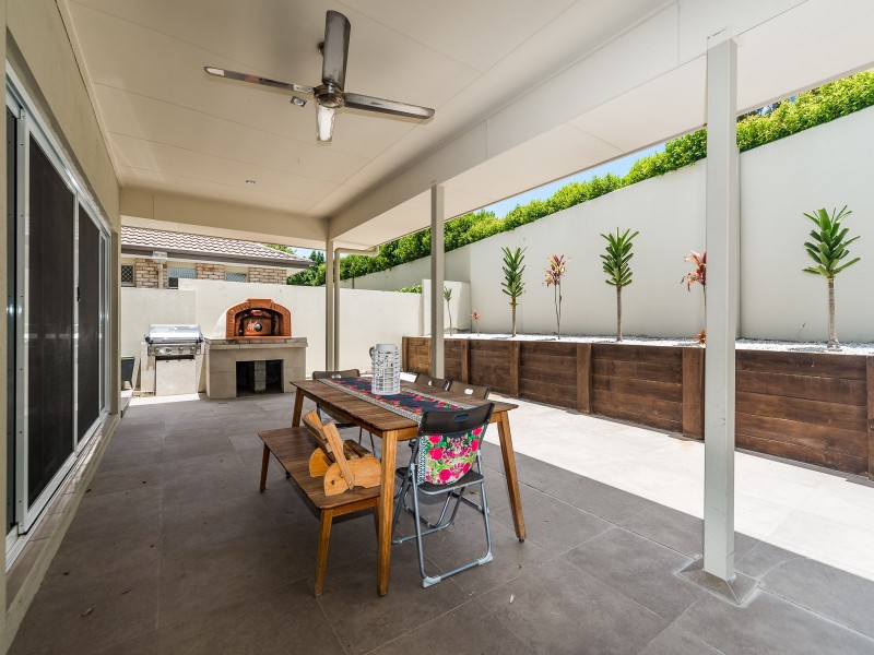 92 Compass Drive, Biggera Waters QLD 4216