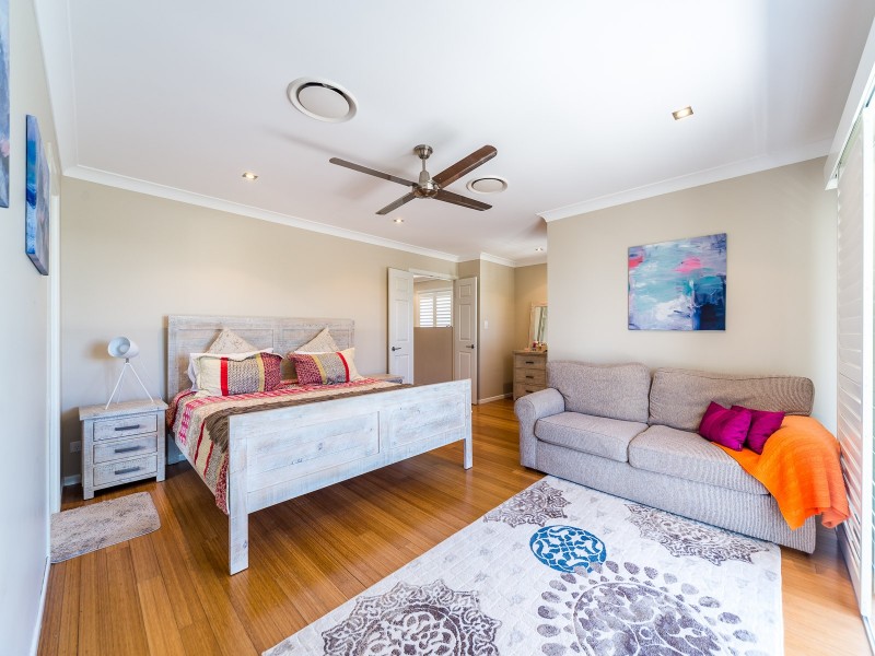 92 Compass Drive, Biggera Waters QLD 4216