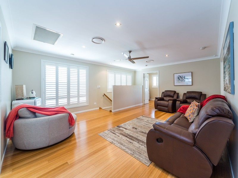 92 Compass Drive, Biggera Waters QLD 4216