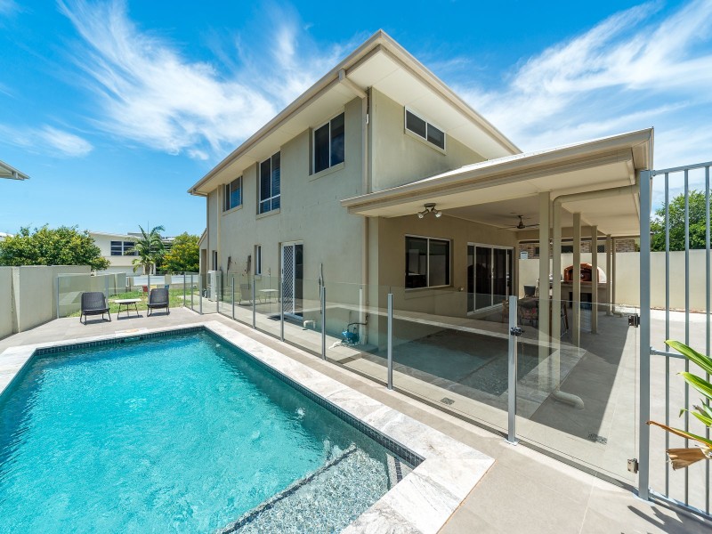 92 Compass Drive, Biggera Waters QLD 4216