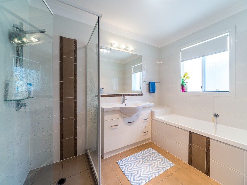 92 Compass Drive, Biggera Waters QLD 4216