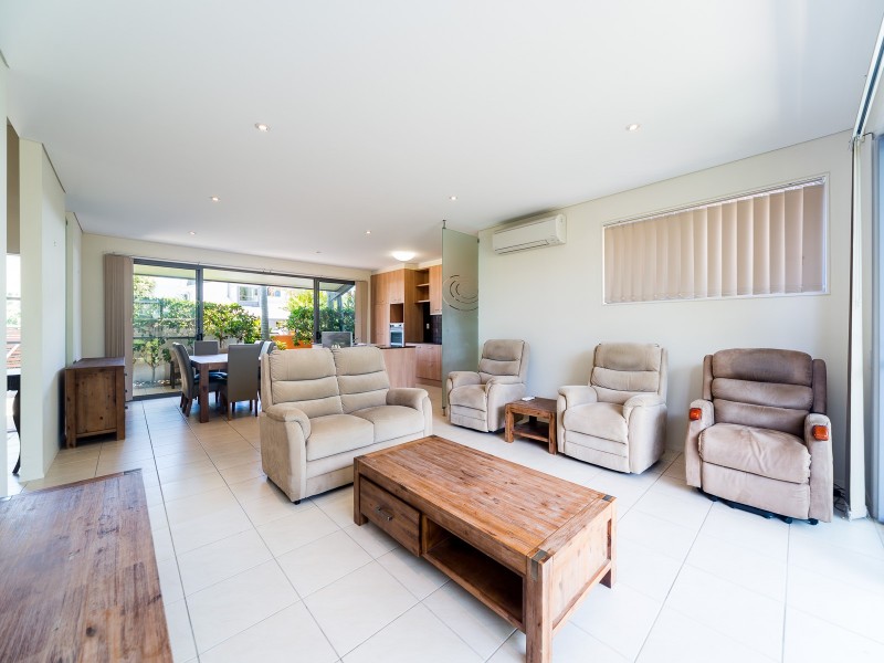 3/181 Lae Drive, Coombabah QLD 4216