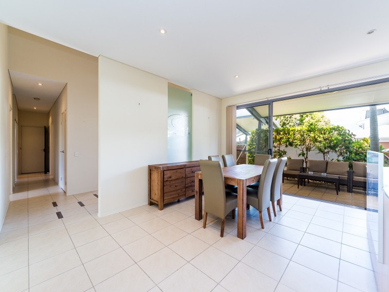 3/181 Lae Drive, Coombabah QLD 4216