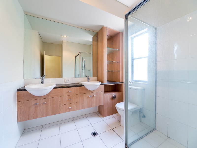 3/181 Lae Drive, Coombabah QLD 4216