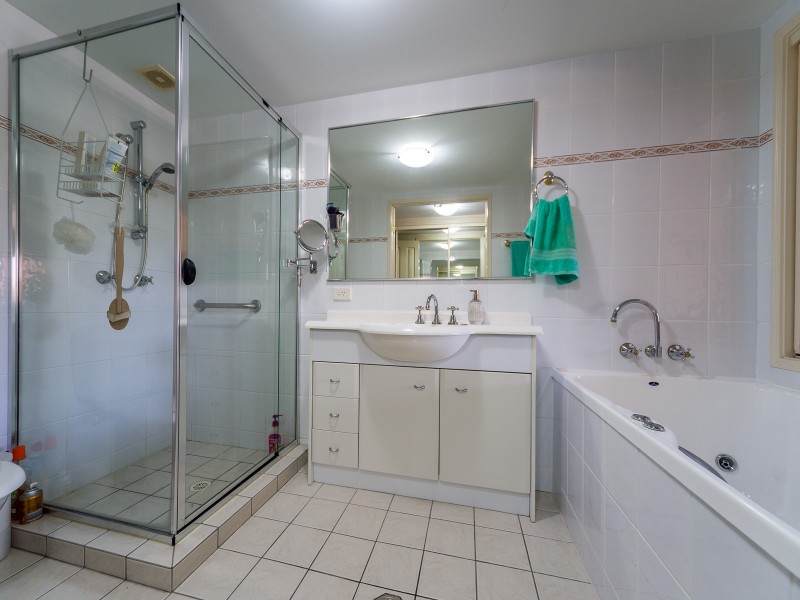74/88-98 Limetree Parade, Runaway Bay QLD 4216