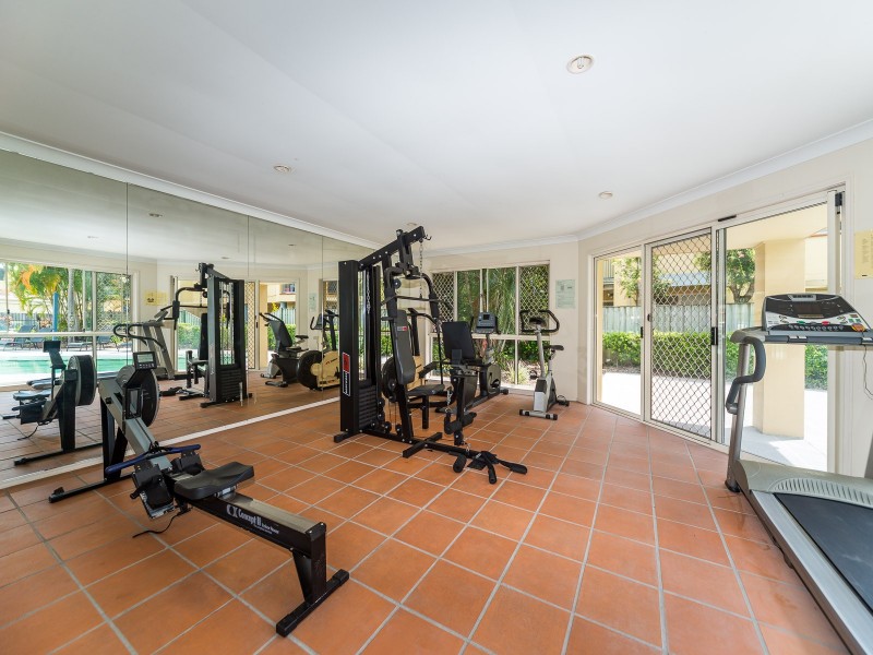 74/88-98 Limetree Parade, Runaway Bay QLD 4216
