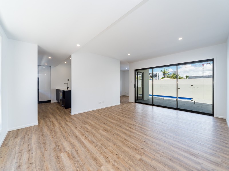 2 Mulkarra Street, Biggera Waters QLD 4216