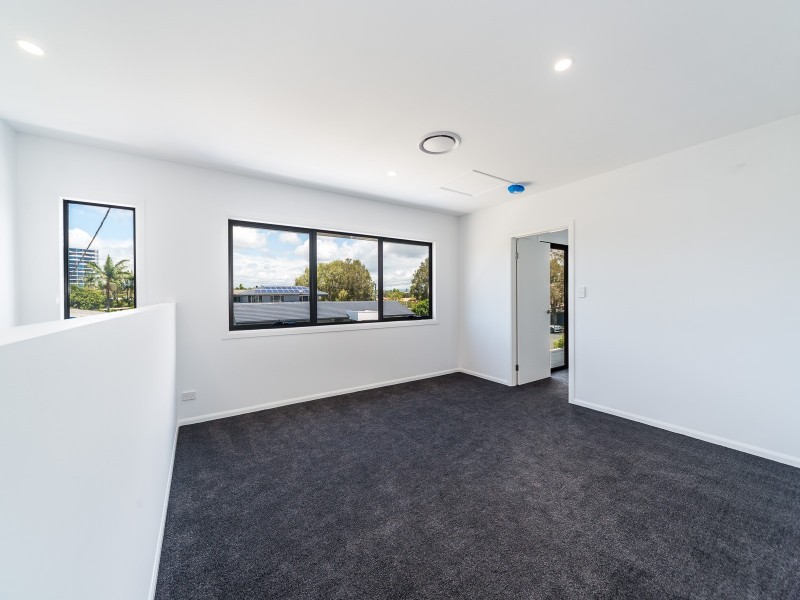 2 Mulkarra Street, Biggera Waters QLD 4216