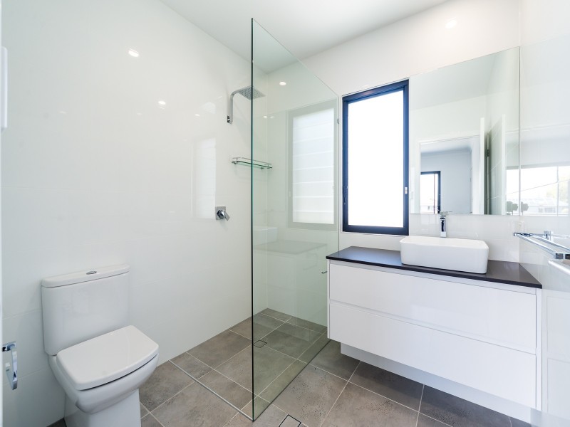 2 Mulkarra Street, Biggera Waters QLD 4216