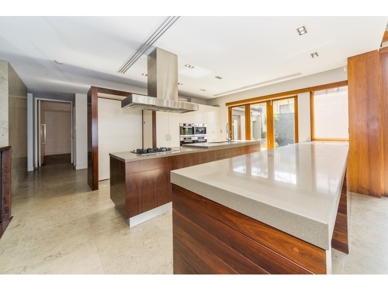 103-105 Hedges Avenue, Mermaid Beach QLD 4218