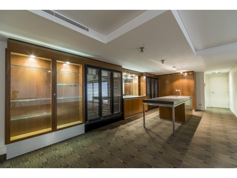 103-105 Hedges Avenue, Mermaid Beach QLD 4218