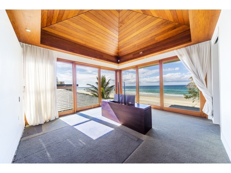 103-105 Hedges Avenue, Mermaid Beach QLD 4218