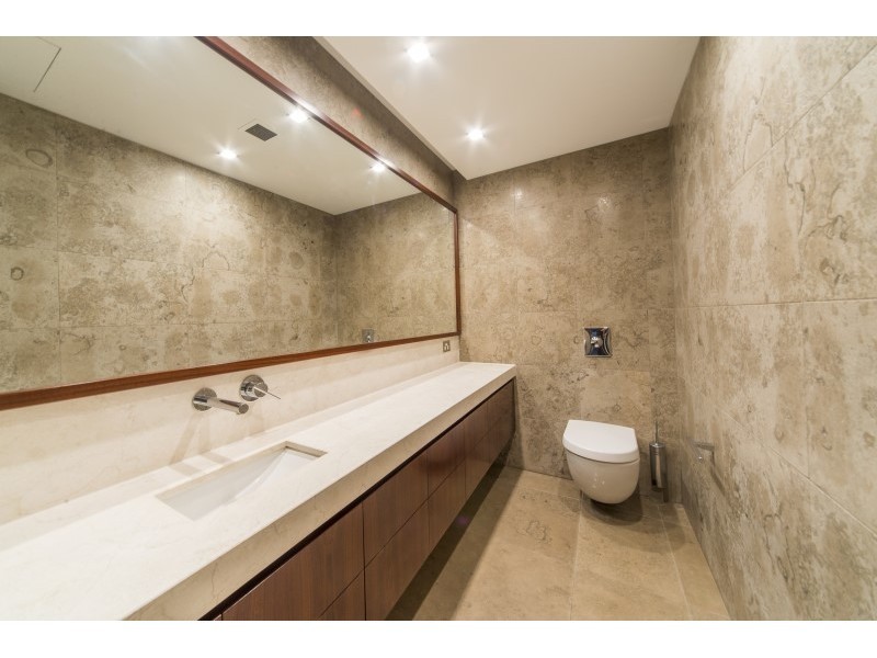 103-105 Hedges Avenue, Mermaid Beach QLD 4218