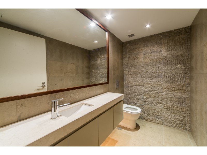 103-105 Hedges Avenue, Mermaid Beach QLD 4218