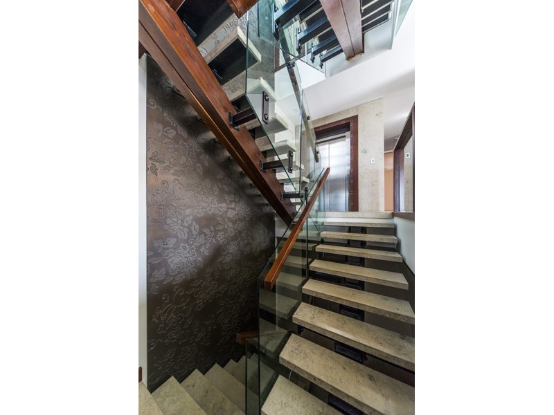 103-105 Hedges Avenue, Mermaid Beach QLD 4218