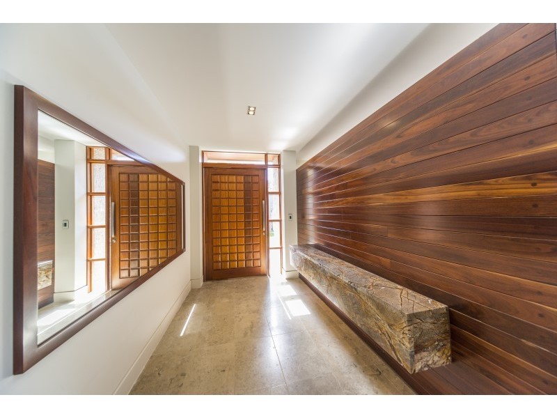 103-105 Hedges Avenue, Mermaid Beach QLD 4218