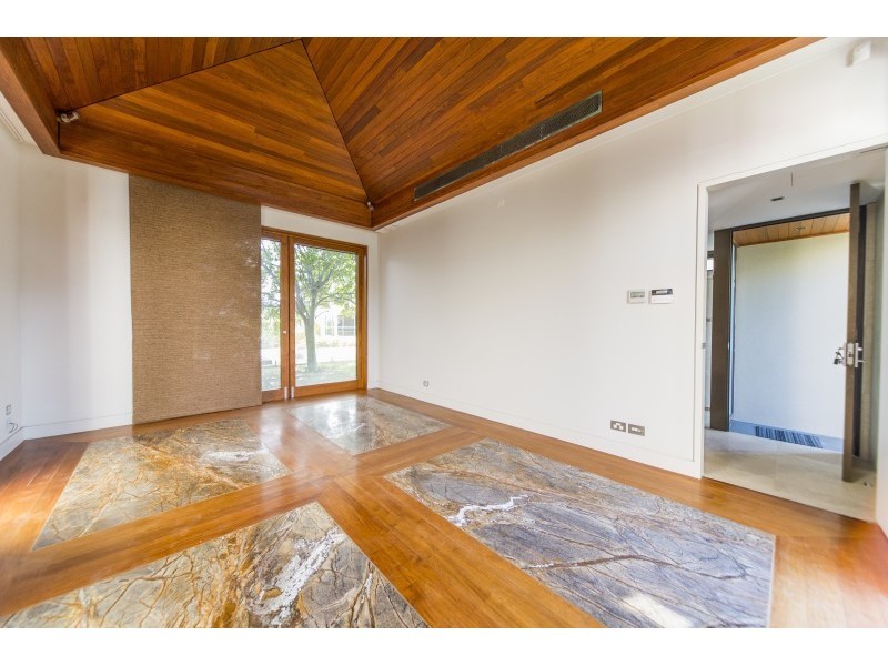 103-105 Hedges Avenue, Mermaid Beach QLD 4218