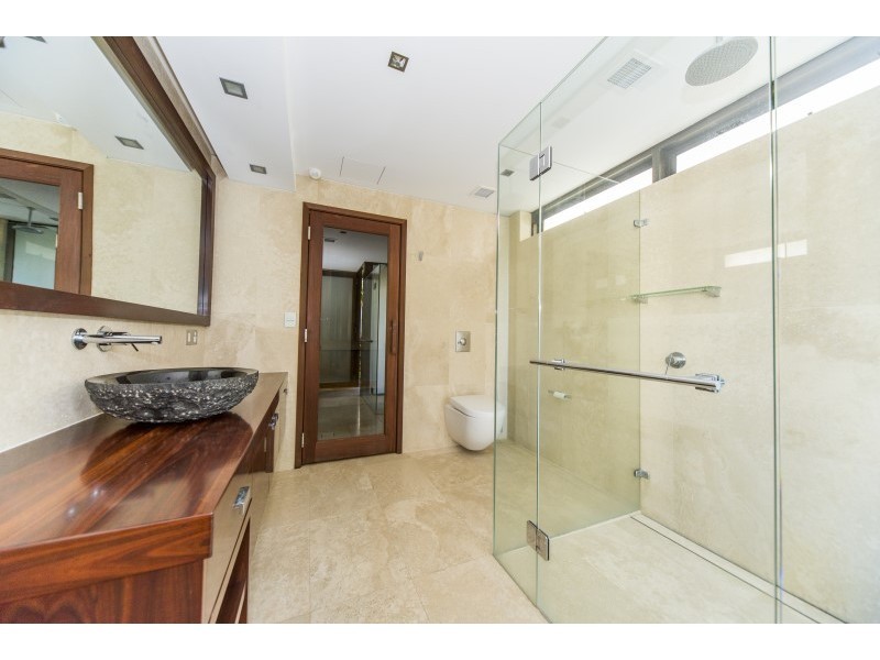 103-105 Hedges Avenue, Mermaid Beach QLD 4218