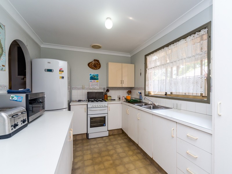 1/132 Whiting Street, Labrador QLD 4215