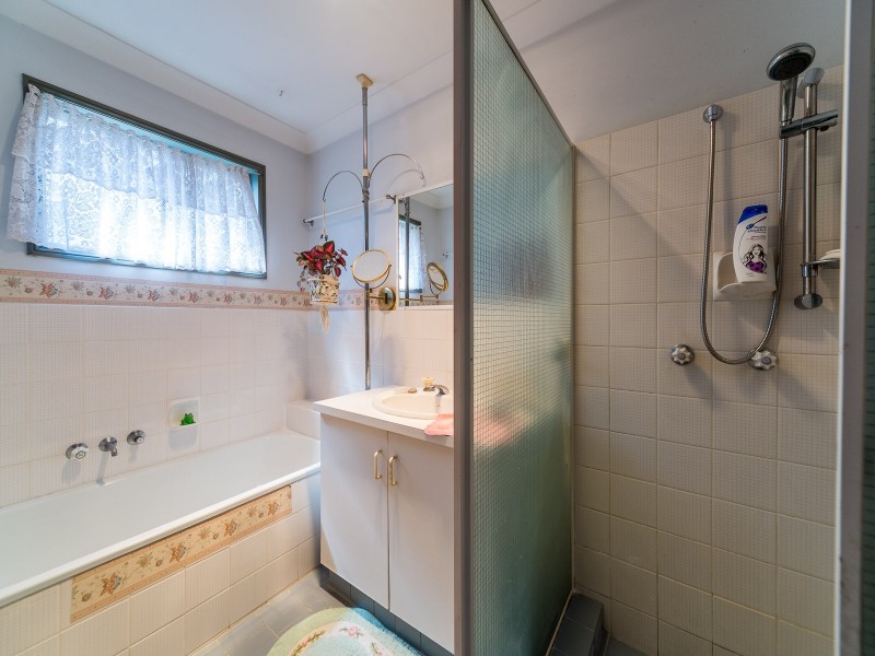 1/132 Whiting Street, Labrador QLD 4215