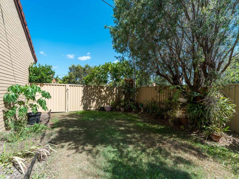 1/132 Whiting Street, Labrador QLD 4215