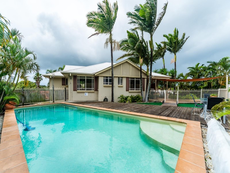 32 Monterey Keys Drive, Helensvale QLD 4212