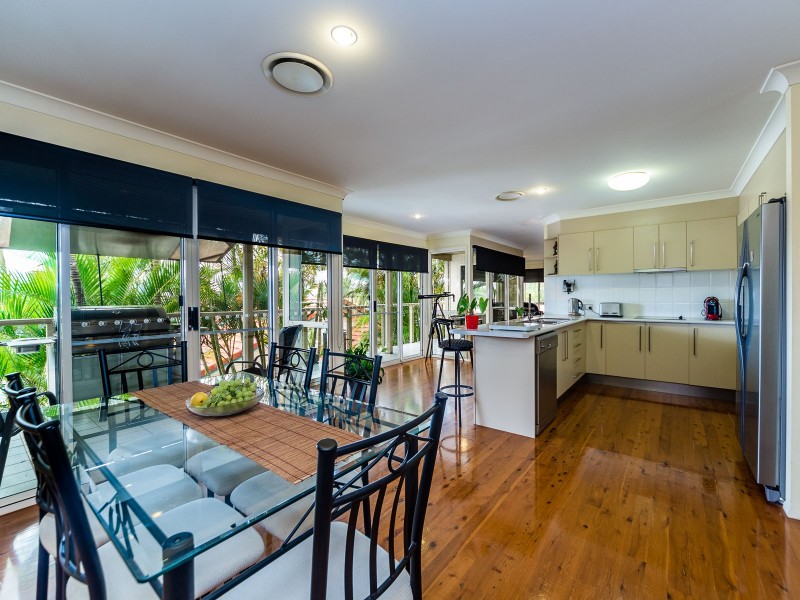 32 Monterey Keys Drive, Helensvale QLD 4212