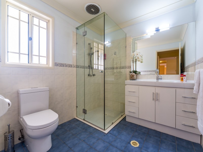 32 Monterey Keys Drive, Helensvale QLD 4212