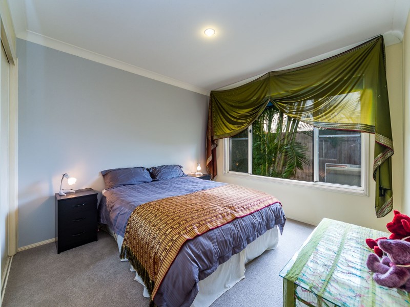 32 Monterey Keys Drive, Helensvale QLD 4212