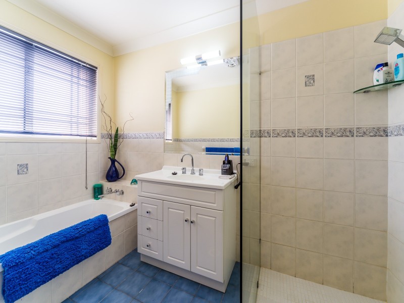 32 Monterey Keys Drive, Helensvale QLD 4212