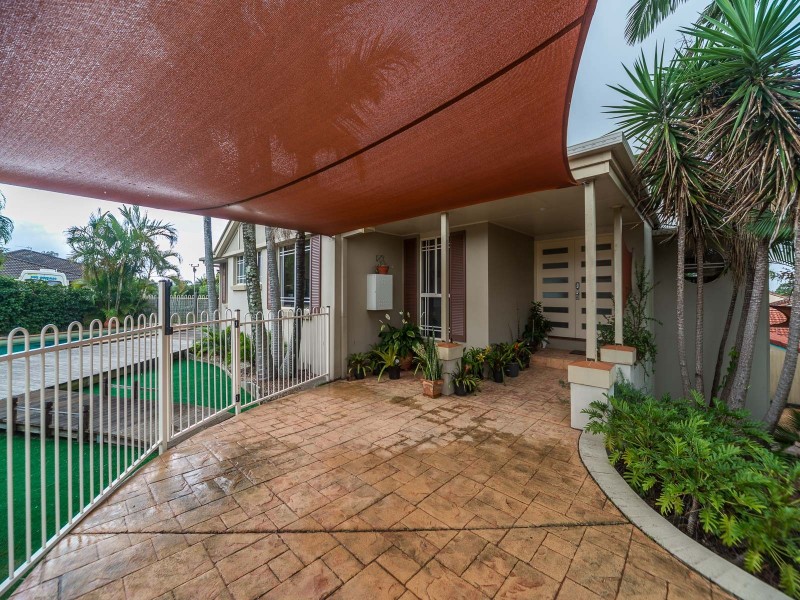 32 Monterey Keys Drive, Helensvale QLD 4212