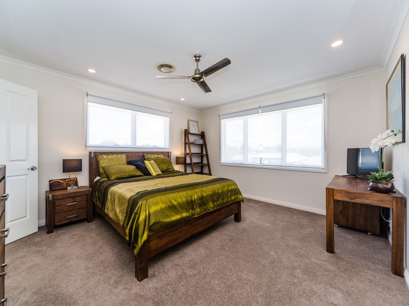 5 Drysdale Place, Paradise Point QLD 4216