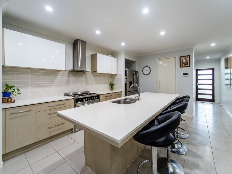 28 Galley Road, Hope Island QLD 4212