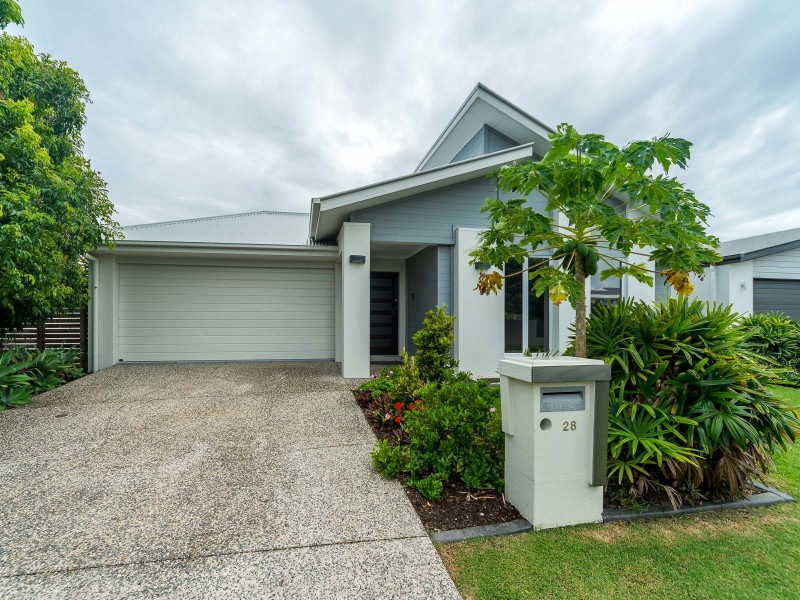 28 Galley Road, Hope Island QLD 4212
