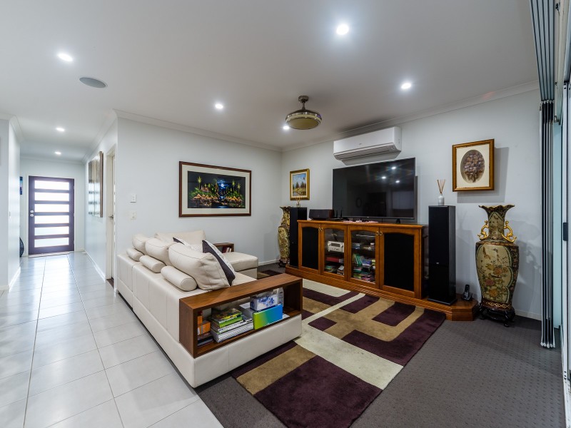 28 Galley Road, Hope Island QLD 4212