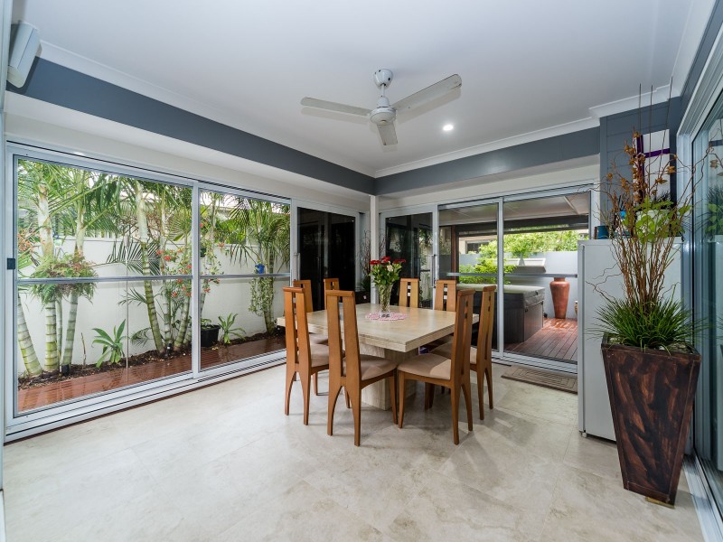 28 Galley Road, Hope Island QLD 4212