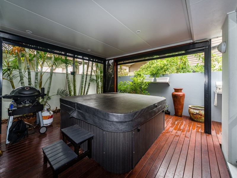 28 Galley Road, Hope Island QLD 4212